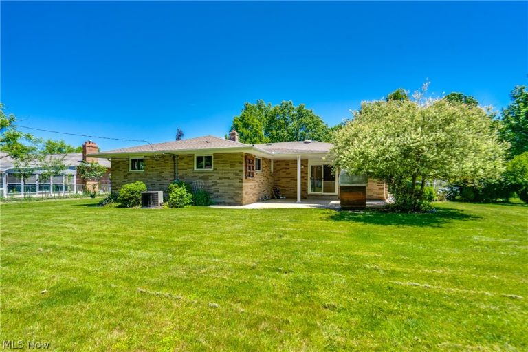 9942 Vista Drive, North Royalton, OH - Photo 2