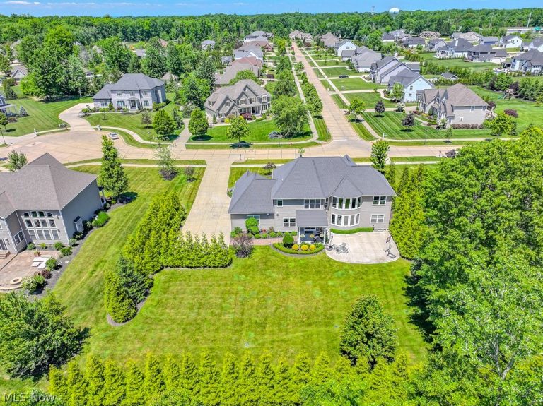 6300 Ox Ridge Trail, Highland Heights, OH - Photo 4