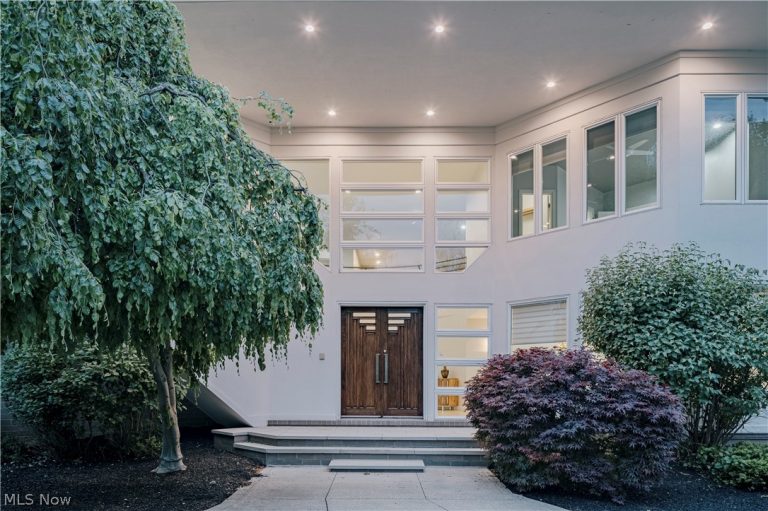 25 River Mountain Drive, Moreland Hills, OH - Photo 3
