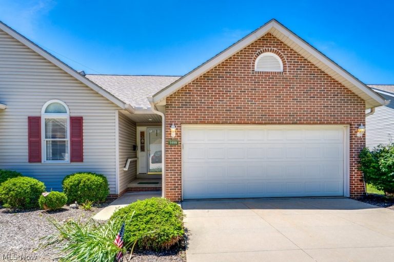 1488 Waters Edge Drive, Akron, OH - Photo 2