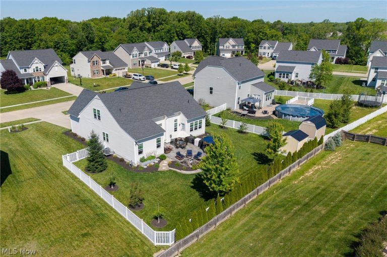 5648 Coverdale Way, Medina, OH - Photo 2