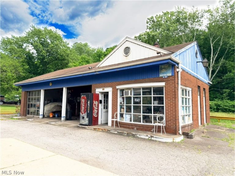 300 Pennsylvania Avenue, Weirton, WV - Photo 2