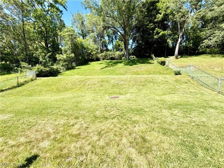 159 Valley Way, Weirton, WV - Photo 6
