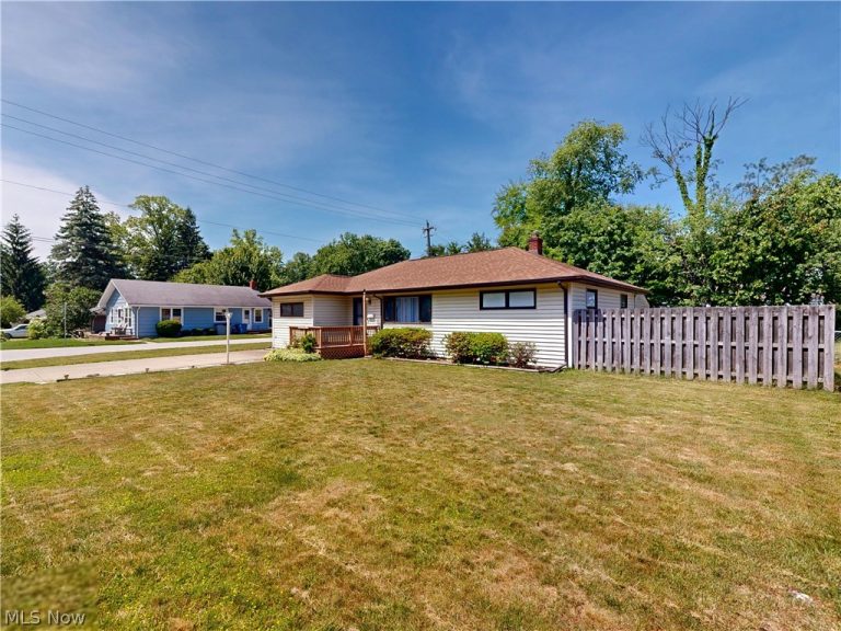 1078 Cherokee Trail, Willoughby, OH - Photo 2