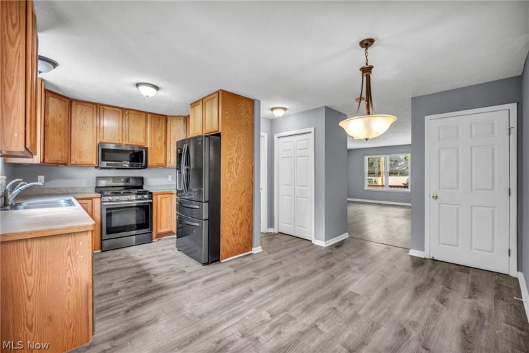 2066 Liberty Road, Stow, OH - Photo 6