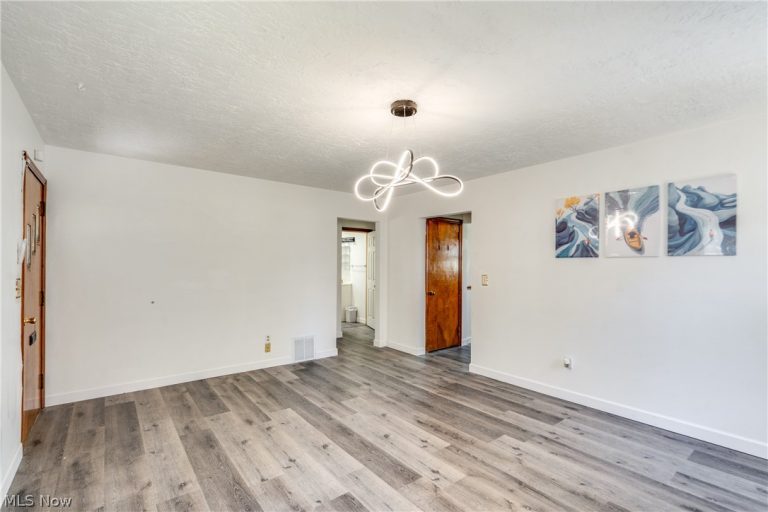 295 Boxwood Avenue, Akron, OH - Photo 5