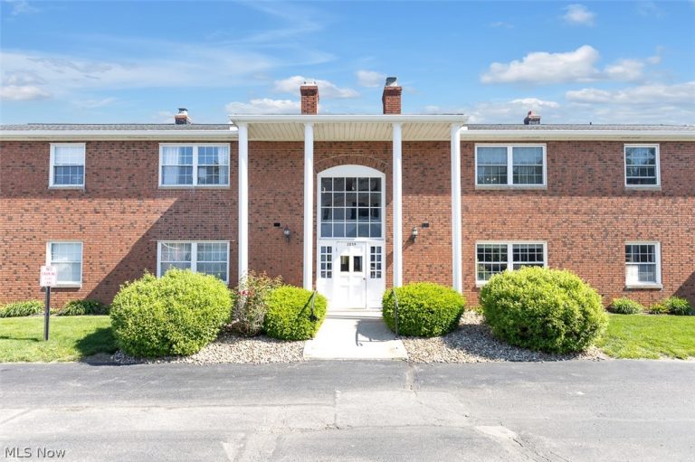 2854 Pease Drive #203S, Rocky River, OH - Photo 2