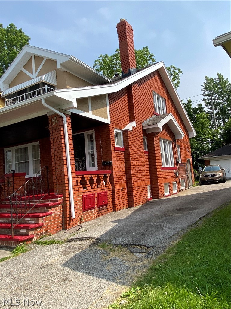 13118 Saybrook Avenue, Garfield Heights, OH - Photo 2
