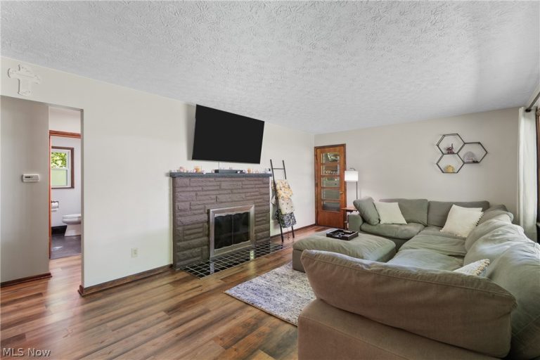 3321 Rowena Street, Coventry, OH - Photo 6