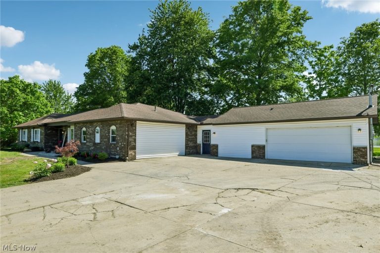 12034 Root Road, Columbia Station, OH - Photo 3