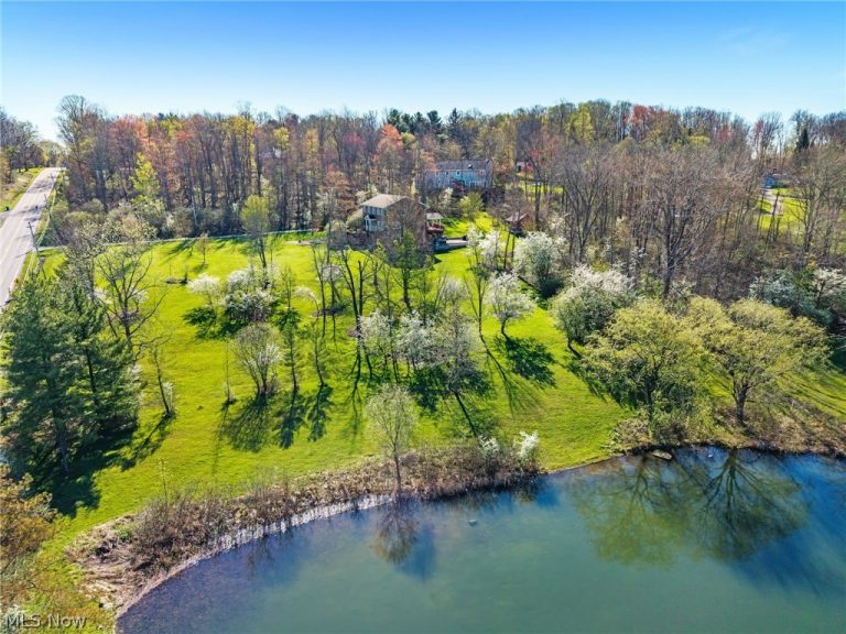 Bainbridge Road, Chagrin Falls, OH - Photo 8