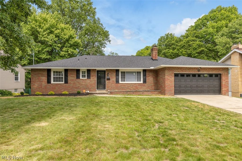 2429 Thurmont Road, Akron, OH