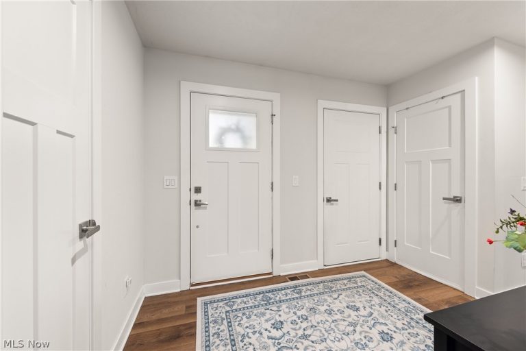 307 Pebble Creek Court, Amherst, OH - Photo 4