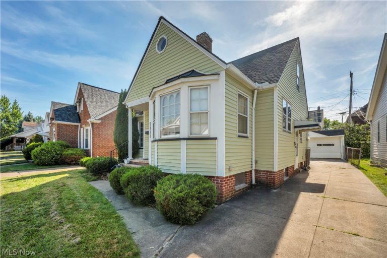 4932 110th Street, Garfield Heights, OH - Photo 3