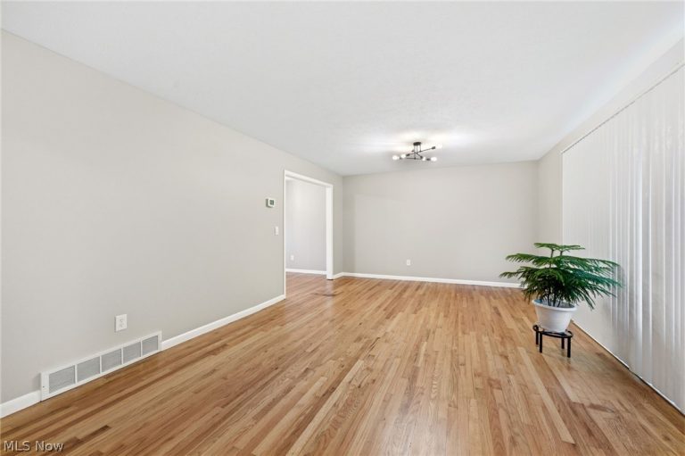 29595 Westminster Drive, North Olmsted, OH - Photo 6