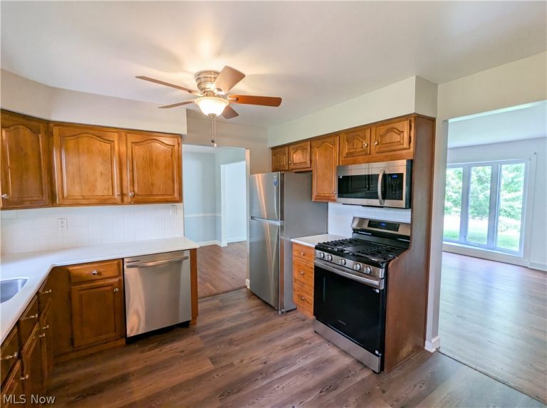 30223 Chatham Point Drive, Bay Village, OH - Photo 2