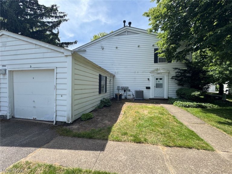 7294 Foxmill Road #19D, Mentor, OH, 44060