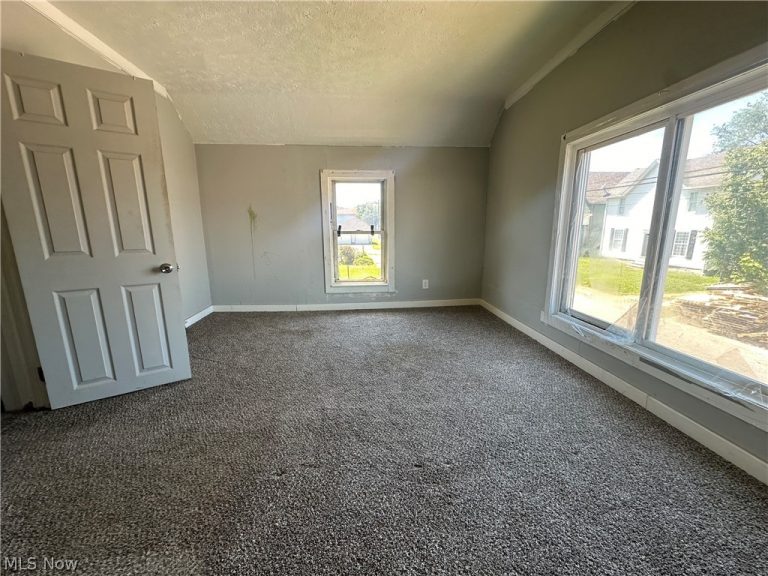 1616 Bank Place, Canton, OH - Photo 3