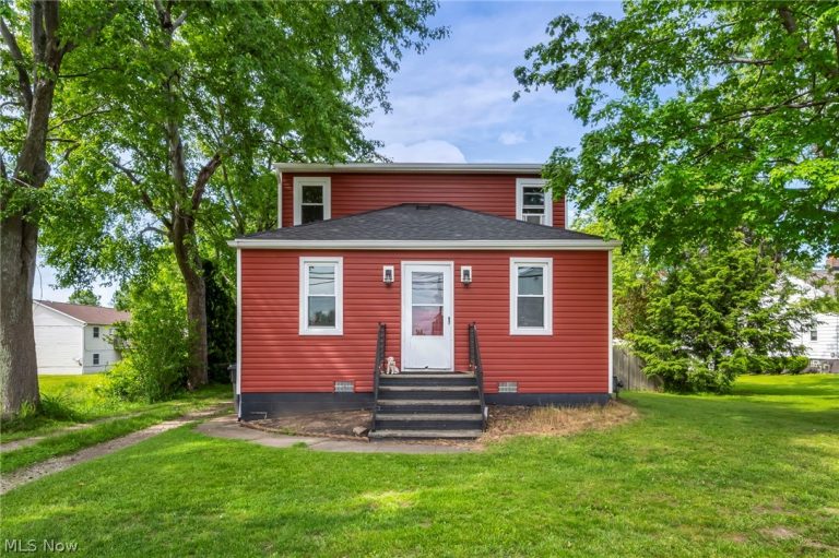 4927 Newton Falls Road, Ravenna, OH - Photo 2