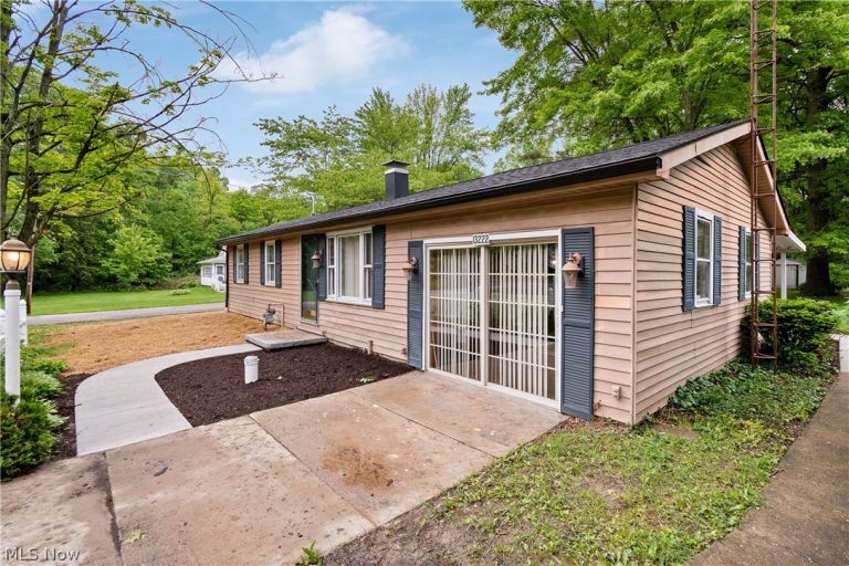 13222 Atwater Avenue, Alliance, OH - Photo 3