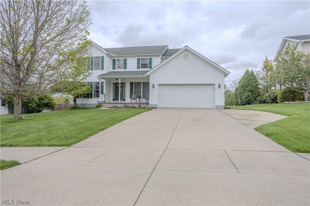 1009 Brittingham Drive, Ravenna, OH