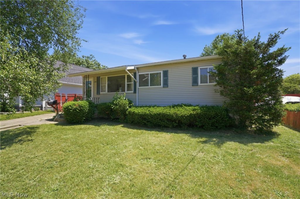 2967 Stockton Avenue, Akron, OH