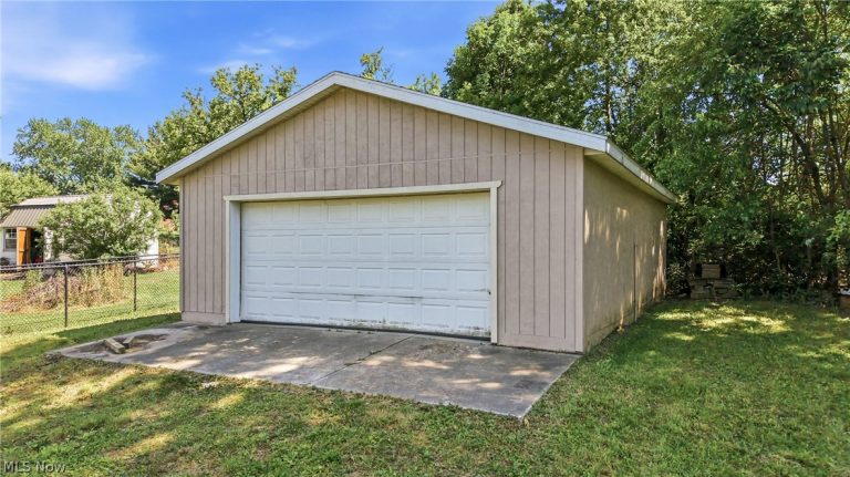 1795 Allen Drive, Salem, OH - Photo 3