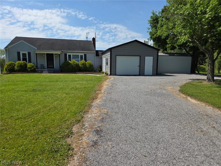 15090 Louisville Street, Minerva, OH - Photo 2