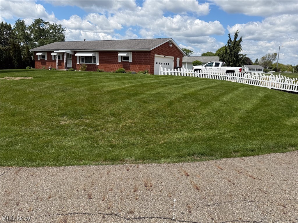 3215 Knollridge Circle, Canton, OH