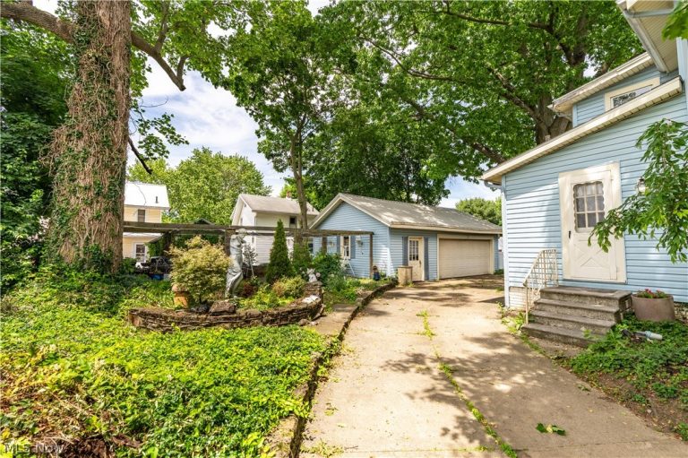 921 Gorgas Street, Louisville, OH - Photo 4
