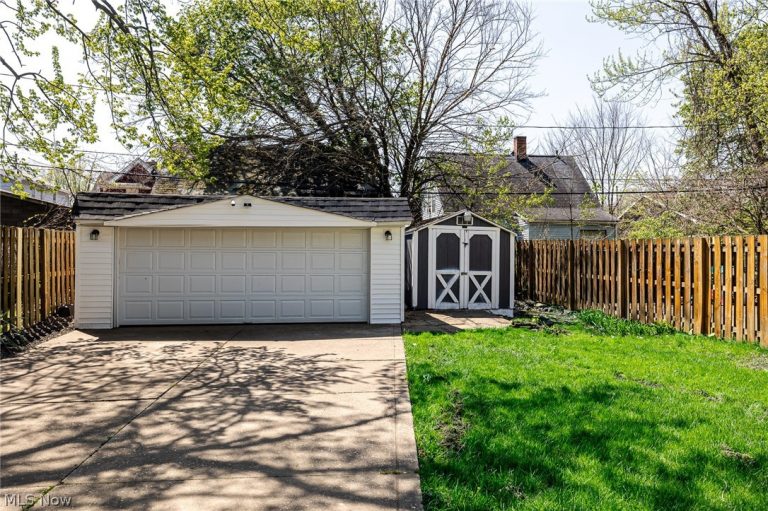 12708 Dove Avenue, Cleveland, OH - Photo 6