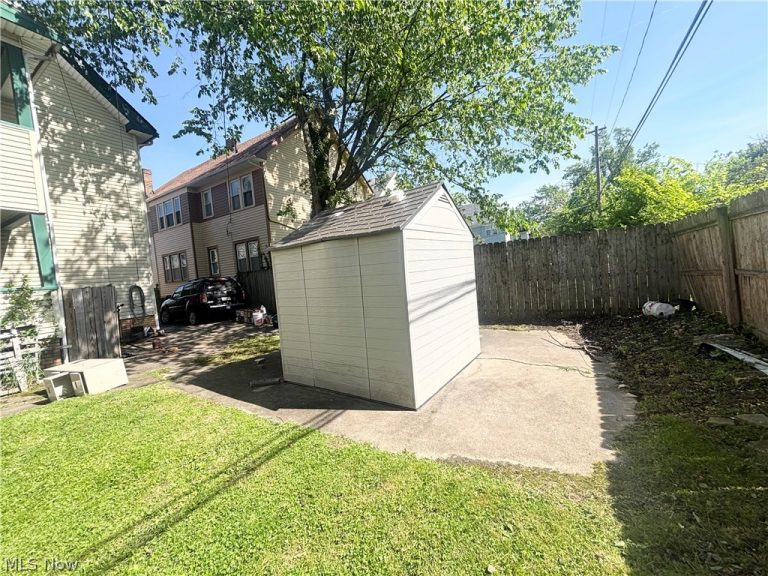 1538 Eddington Road, East Cleveland, OH - Photo 5