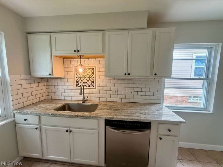 15811 Maplewood Avenue, Maple Heights, OH - Photo 8