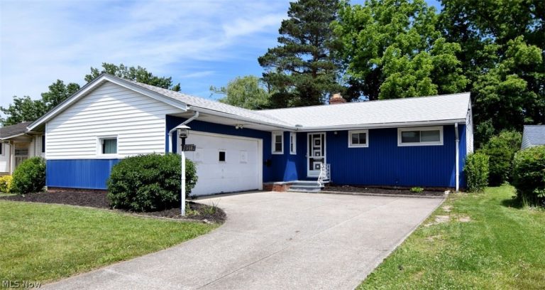 20685 Alameda Parkway, Highland Hills, OH - Photo 2