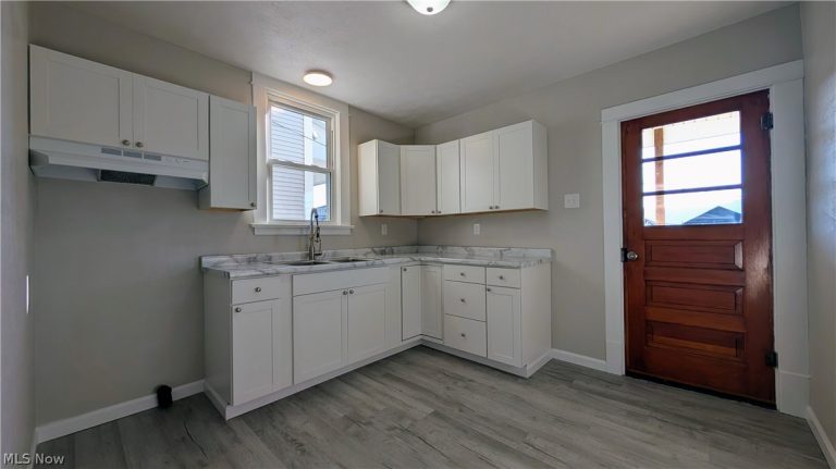 508 Virginia Street, Martins Ferry, OH - Photo 8