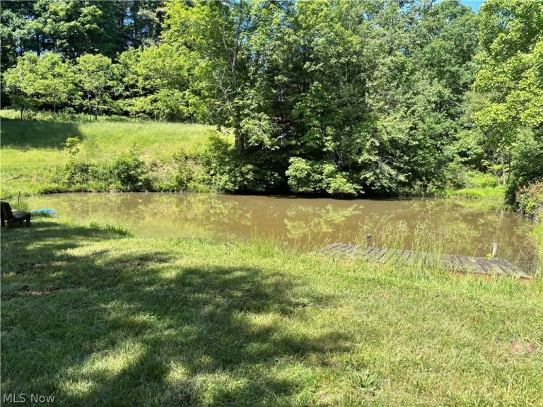 5759 College Hill Road, Cambridge, OH - Photo 4