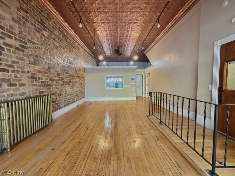 153 Main Street, Columbiana, OH, 44408