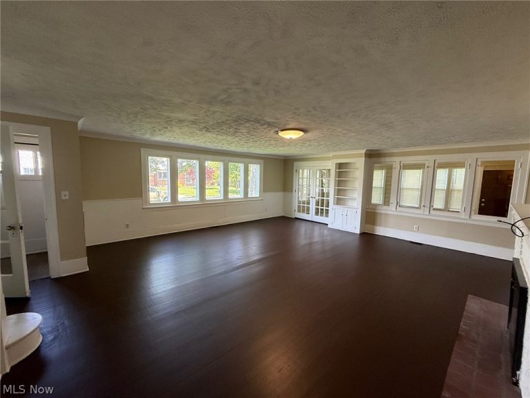 127 270th Street, Euclid, OH - Photo 8