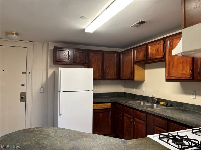 5644 Broadway Avenue #201, Cleveland, OH - Photo 3