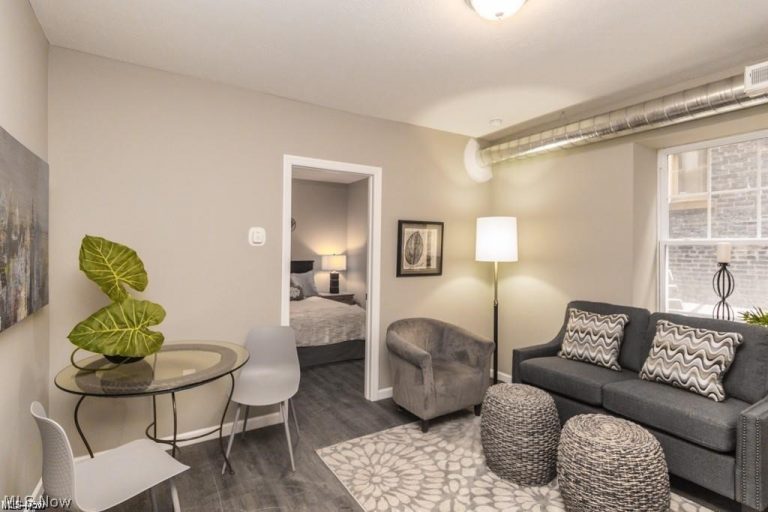 14814 Clifton Boulevard #407, Lakewood, OH - Photo 5