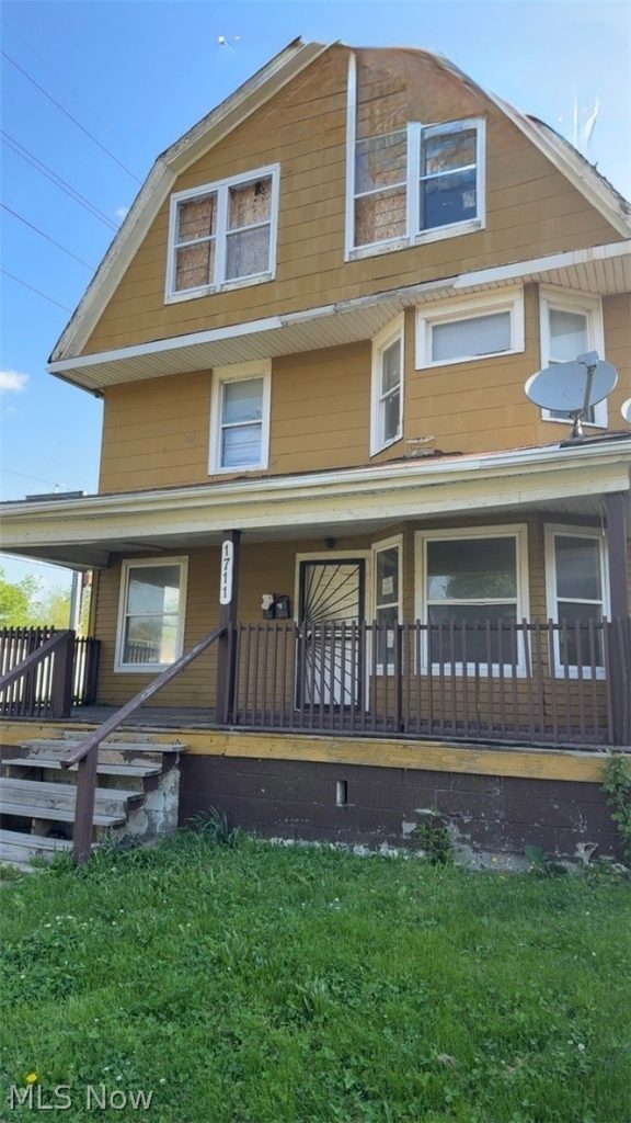 1711 Holyoke Avenue, East Cleveland, OH