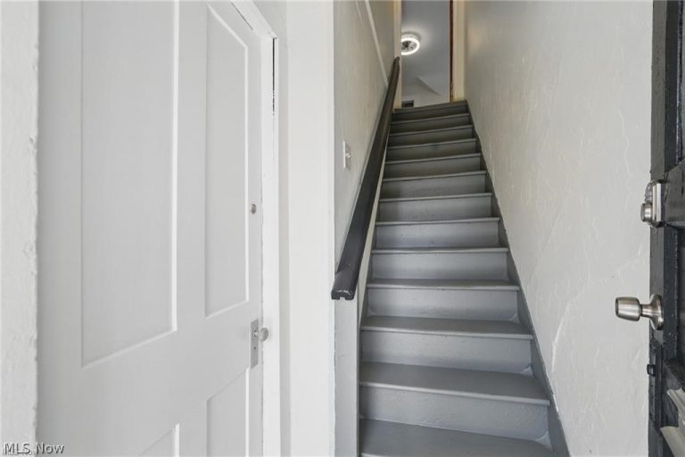 2471 Tremont Avenue #Up, Cleveland, OH - Photo 3