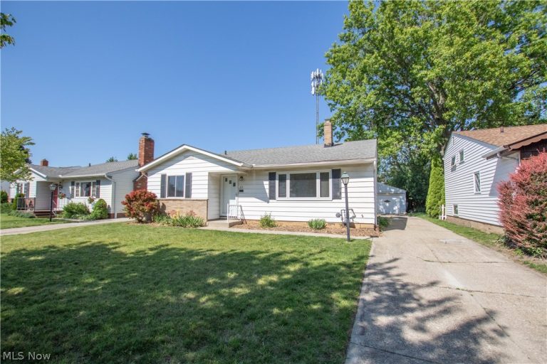 317 312th Street, Willowick, OH - Photo 2