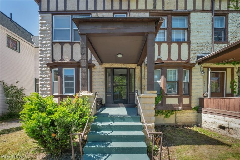 1726 Holyoke Avenue, East Cleveland, OH, 44112