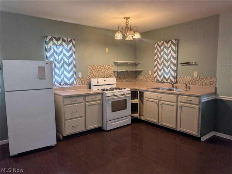 20 High Street, Glouster, OH - Photo 4