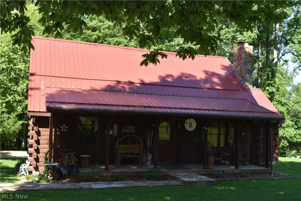 205 Stratton Lane, Flushing, OH