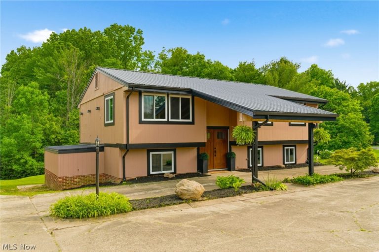 1730 Ledgewood Boulevard, Massillon, OH - Photo 3