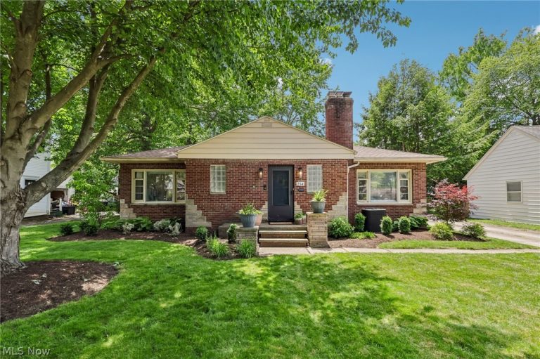 214 Kenwick Drive, Akron, OH, 44313