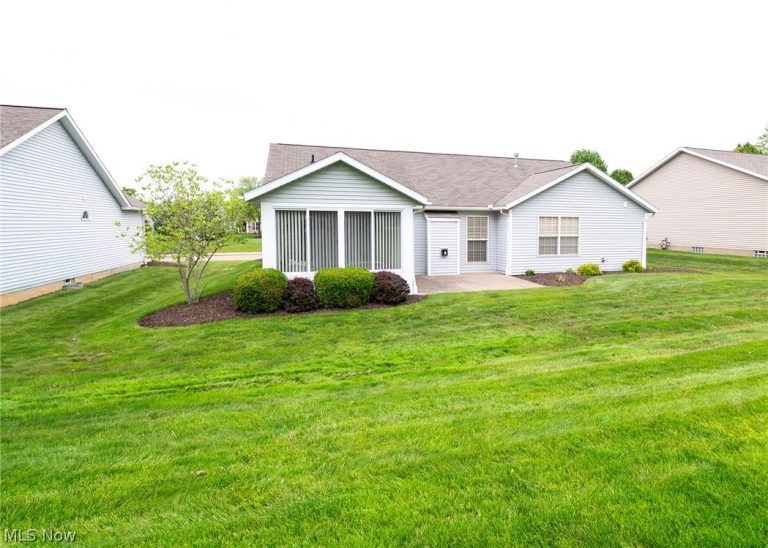 316 Brookpoint Street, North Canton, OH - Photo 5