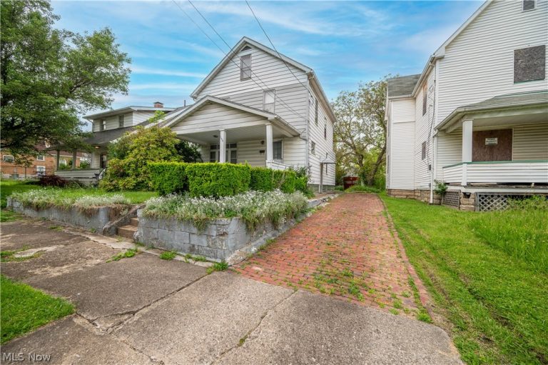 1604 First Street, Youngstown, OH - Photo 2